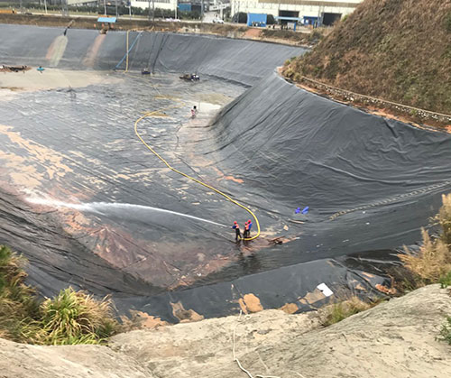 大武口废水池清理