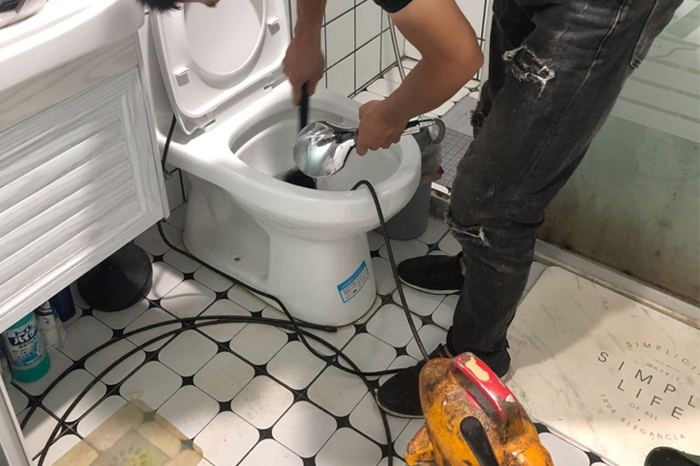 大武口马桶堵塞自己疏通还是找师傅？专业上门服务让你省时更省心